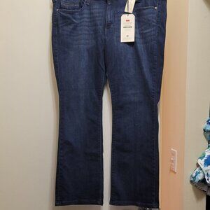 NWT Levi mid rise 18W Slight Curve Women's Boot jeans w/ pocket design